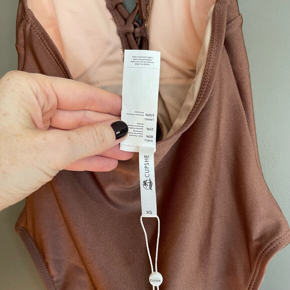 Cupshe Strawberry Fields Forever Back Tie One Piece Swimsuit Size XS Bronze Sexy - Picture 13 of 14